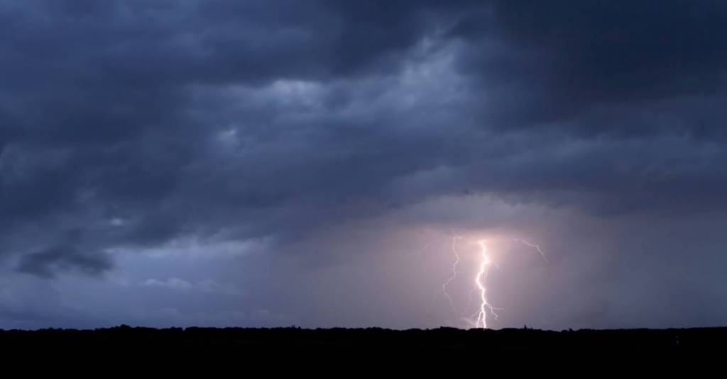 Sledujeme Burky Online 17 August Meteopress Predpoved Pocasia Aktualne Pocasie