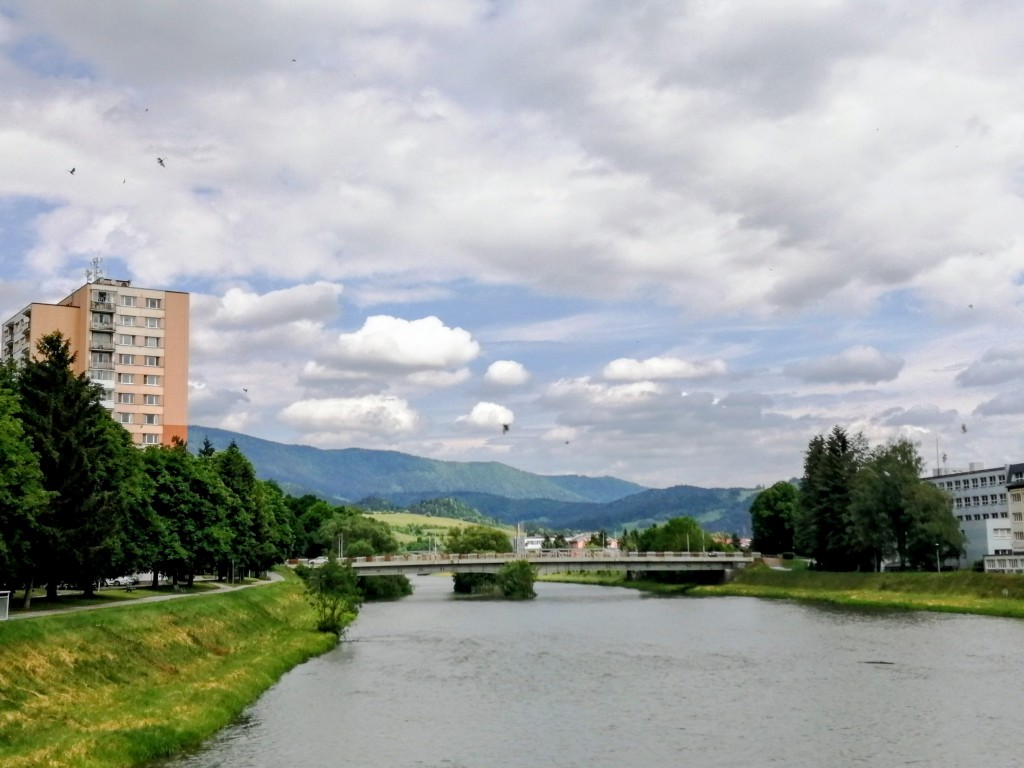 Premenlivo, postupne aj teplejšie
